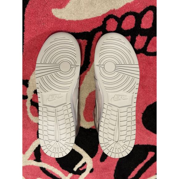 Jordan 1 Retro High CO Japan Neutral Grey (GS) 7 - Picture 5 of 9